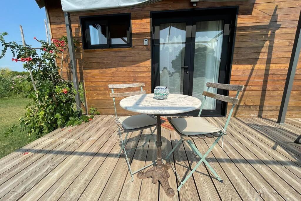 Myinsolite - Tiny-House, Jacuzzi, Brasero, Piscine Aigues-Mortes Exterior foto