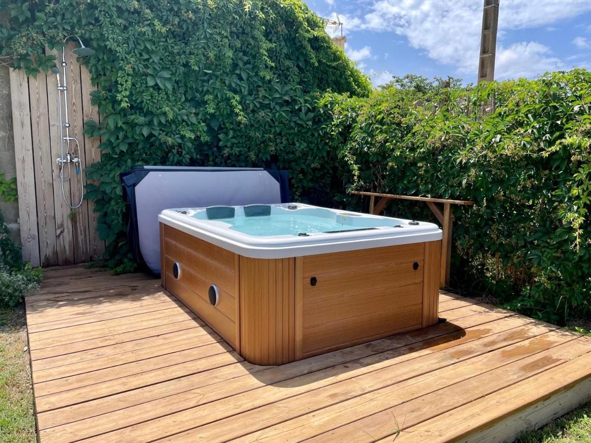 Myinsolite - Tiny-House, Jacuzzi, Brasero, Piscine Aigues-Mortes Exterior foto